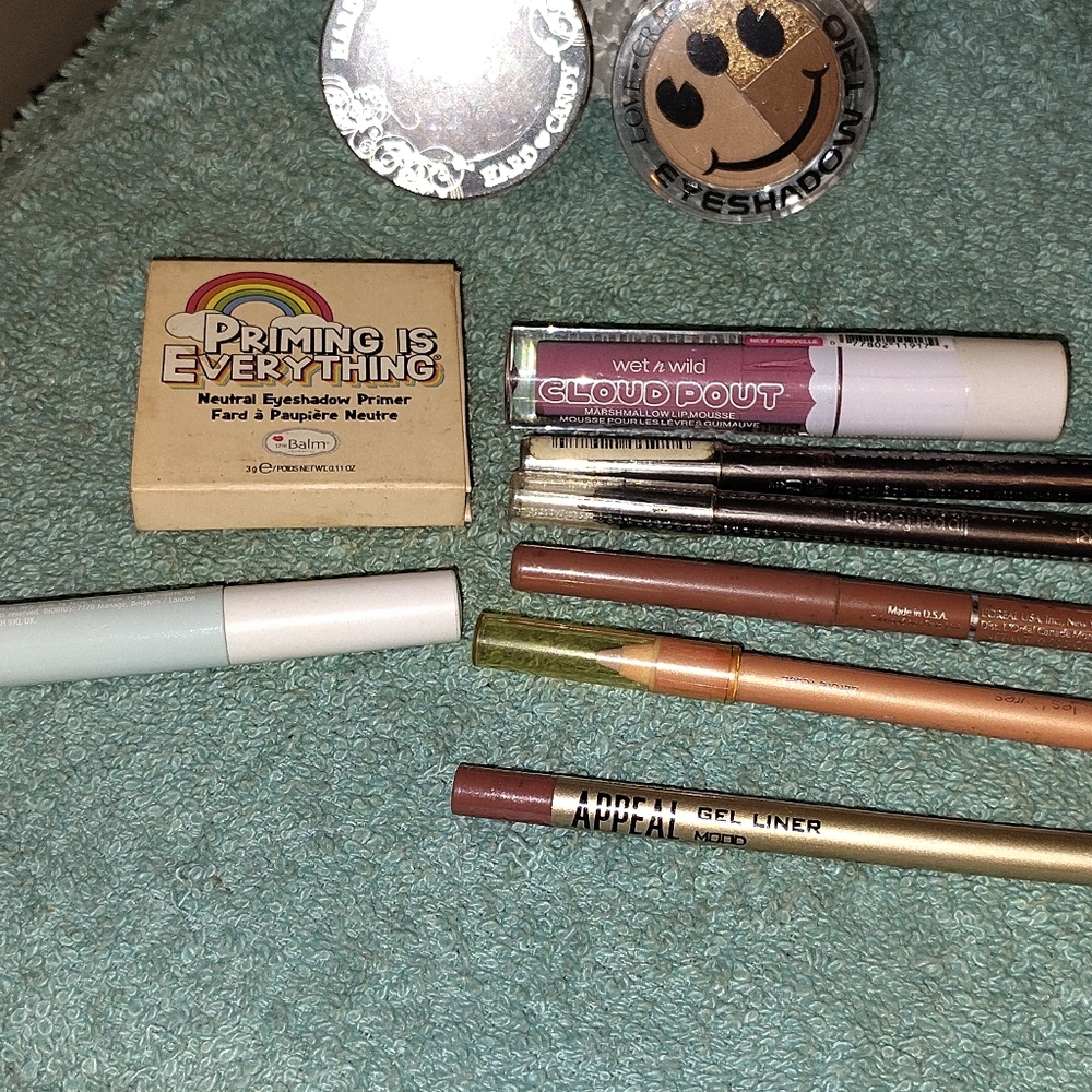 Wet n Wild Cloud Pout Marshmallow Lip Mousse - Pink 10 Piece Lot